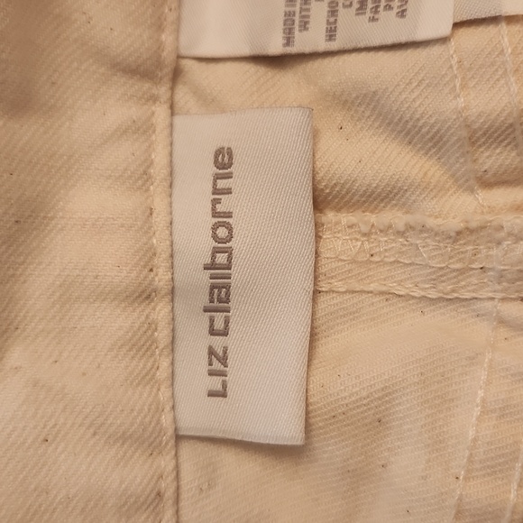 Liz Claiborne, 100 % cotton, medium weight denim jeans, size 6 - Picture 8 of 12
